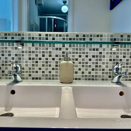 Graziosa Casa In Centro Storico Апартаменты *